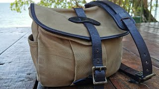 Filson Small Field Bag 230 2 Years Review [upl. by Ann-Marie]