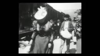 Larrivée dun train à La Ciotat 1896 Llegada del tren a la estación de La Ciotat  Lumière [upl. by Harbison243]