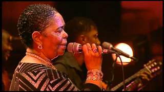 Cesaria Evora  Live damor Paris 2004 [upl. by Laughlin902]