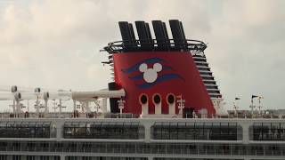 【豪華客船特集】驚愕ディズニー超大型客船が汽笛でメロディー奏でる The Disney Dream Ship Horn With Familiar Disney Melodies [upl. by Lark]