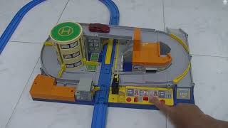 Takara tomy Tomica plarail auto railroad crossing station [upl. by Brandie]