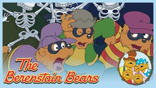 Berenstain Bears Too Much TV Trick or Treat  Ep5 [upl. by Nylhtac]