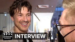 quotEingeschlossene Gesellschaftquot Florian David Fitz und Anke Engelke im Interview [upl. by Ydne]