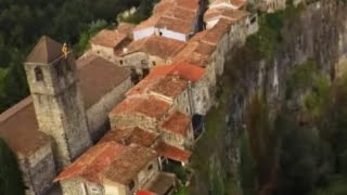 Castellfollit de la Roca un lugar increible en la cima de una montaña Cataluña España 10SET2024 [upl. by Malvia]