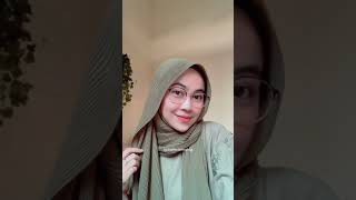 Tutorial Pashmina Plisket Pakai Kacamata [upl. by Hollah217]