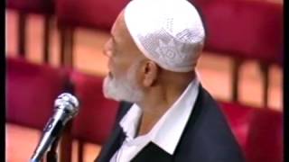 Teacher questions quotHow can we believe in a man who was ILLITERATEquot Ahmed Deedat [upl. by Alastair]