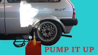 Austin Metro Pumping up the Hydragas suspension [upl. by Halilahk]