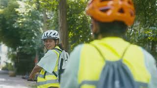 Video in lingua facile Il giusto esempio Bambini in bicicletta – episodio 5 [upl. by Attehcnoc]