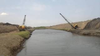 Ruston Bucyrus 22B y Bucyrus erie 22B limpiando noria [upl. by Gathard]