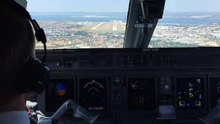 Atterrissage Marseille Air France ERJ145 cockpit landing [upl. by Eustashe328]