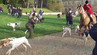 The Cottesmore Hunt sets off on Boxing Day Hunt 2023 [upl. by Alejoa]