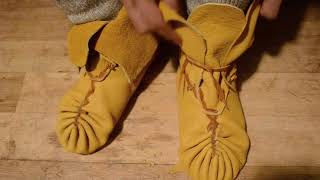 Making quick amp easy pucker toe moccasins [upl. by Arok677]