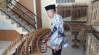 HENING CIPTA by T Prawit SMA Negeri 1 Citeureup WIRAGUNG BATHORORESI Solo Angklung [upl. by Ado]