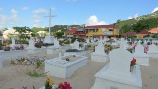 quotUne sépulture simplequot Ce que lon sait de linhumation de Johnny prévu à SaintBarthélemy [upl. by Quickman263]