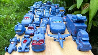 Clean up muddy minicars amp disney pixar car convoys Play in the garden [upl. by Suchta]