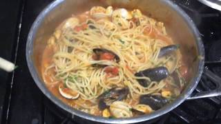 Spaghetti frutti di mare سباكيتي بفواكه البحر [upl. by Mcallister]