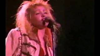 Ill Kiss You  Cyndi Lauper  Live in Budokan  Japan [upl. by Inaniel]