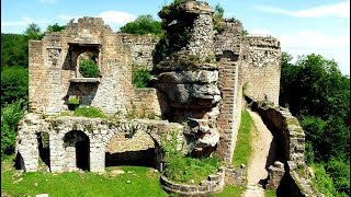 Burg Neuscharfeneck in Rheinland Pfalz  Die Schildmauer [upl. by Nohtiek]