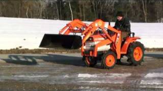 Schmalspurschlepper Kubota B1400DT mit Frontlader [upl. by Ani]