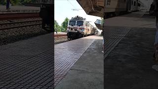 Shantiniketan Express train supertrain expresstrain railway shortvideo indianhighspeedtrains 🔥 [upl. by Yelhsa]