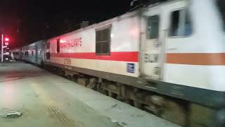 Dakshin SF express enters Mathura Jn midnight🕛 [upl. by Rapsac]