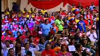 Chávez y las mujeres revolucionarias cantando temas de Rocío Durcal [upl. by Mirella]