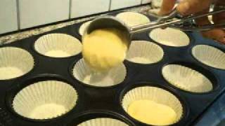 Cupcakes de Yoghourt y Limón con tutorial del Buttercream de Merengue Suizo [upl. by Kathleen554]