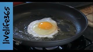 How toMake a Perfect Fried Egg [upl. by Ahmar592]