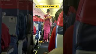 Pramugari lion air yeniinka dangdutkoplo pramugari pramugarisuperairjet [upl. by Kassaraba214]