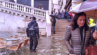 5 minuti di riprese nei momenti più speciali durante l’acqua alta a Venezia [upl. by Saba]