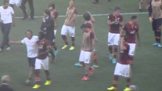 Grazie Roma ed esultanze giocatori  RomaLazio 20 del 22092013 [upl. by Anelehs]