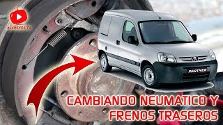 2 en 1 ¿Cómo cambiar un neumático ¿Como cambiar frenos traseros en Peugeot Partner [upl. by Ardisi]