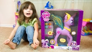 My Little Pony Feature Princess Twilight Sparkle  Kinder Playtime [upl. by Regine]