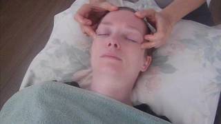 Tibetansk ansiktsmassage del 2 akupressur [upl. by Chuu]