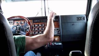 Kenworth W900L Shifting and Jakebraking [upl. by Chubb]