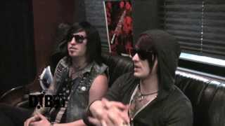 Escape The Fate  Craig Mabbitt  TJ Bell  CRAZY TOUR STORIES Ep 18 [upl. by Reste499]