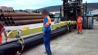 container loading How to load pipes into container [upl. by Walter]