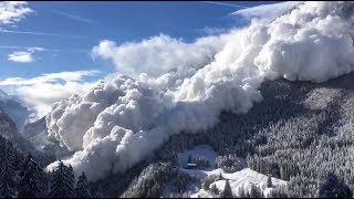 Une impressionnante avalanche déferle sur Vinadi en Suisse [upl. by Nah]