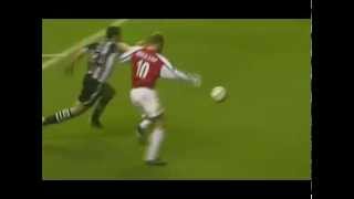 Goal Bergkamp 2002 NewCastle  Arsenal [upl. by Sawyer]