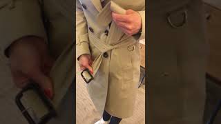 Comment nouer une ceinture de trench Burberry [upl. by Ferrell]