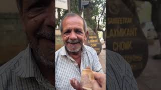 Anupam Kher Buys Comb From Street Seller In A HeartWarming Gesture  anupamkher streetseller [upl. by Bachman]