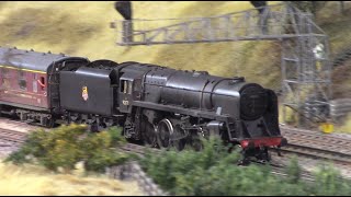 Britains Biggest Model Railway  Heaton Lodge Junction 51221 [upl. by Ardnael]