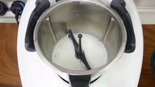 Thermomix® Tip Cleaning a greasy mixing bowl [upl. by Colville]