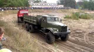 Kraz fährt sich fest und wird von Tatra 813 geborgen Mahlwinkel 2013 [upl. by Garcon821]