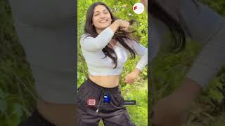 චිකි චිකි බුම් බුම් 😜🤩 chiki chiki bum bum rosakele sinhalanewsongs aksha shorts yuranshorts [upl. by Xet]