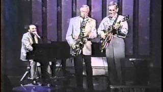 Chet Atkins  Yakety Axe Live 1993 [upl. by Tybie]