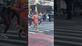 2024 NYC Marathon  Women’s 1st Place Leaders at Mile 175 on 84th St amp 1st Ave NYC [upl. by Eadwina]