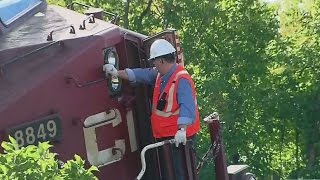 Officials investigate derailment of CP rail train in Toronto [upl. by Maegan]