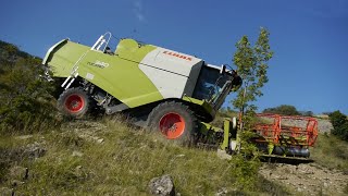 MOISSON DE L’EXTRÊME dans les hautesalpes a 1250 m daltitude CLAAS TUCANO 340 four wheel drive [upl. by Isidor417]