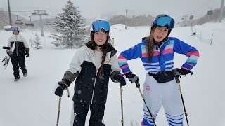 Blau teaches Fuslie Ellum and TinaKitten how to Ski [upl. by Kirimia]